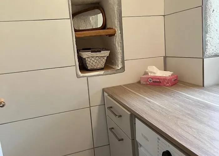 Petite Maison Avec Jardin Au Centre Du Village Апартаменты