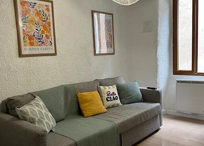 Petite Maison Avec Jardin Au Centre Du Village