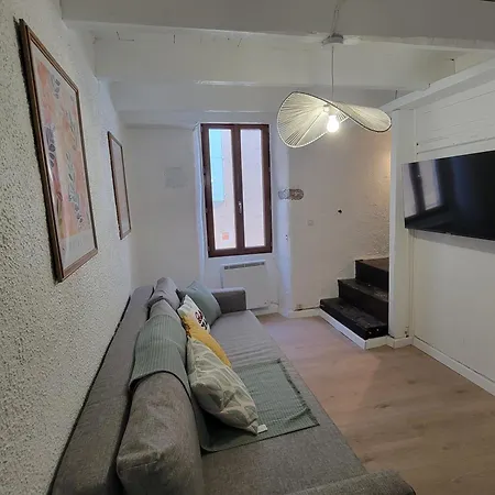 Petite Maison Avec Jardin Au Centre Du Village Apartament Nant