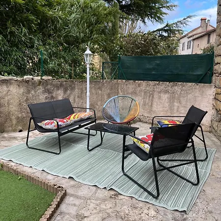 Petite Maison Avec Jardin Au Centre Du Village 아파트 Nant