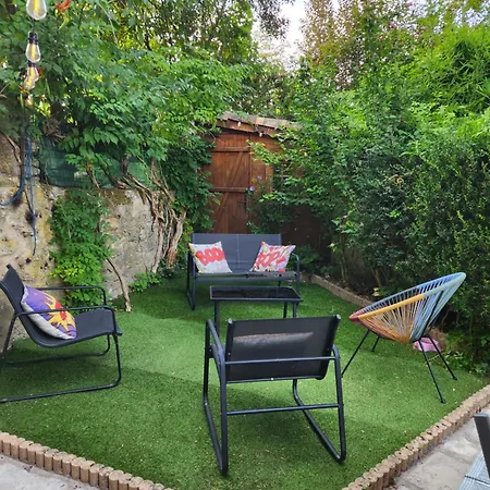 Petite Maison Avec Jardin Au Centre Du Village Apartment