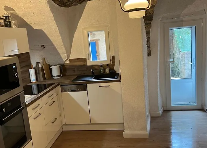 Appartement Petite Maison Avec Jardin Au Centre Du Village *